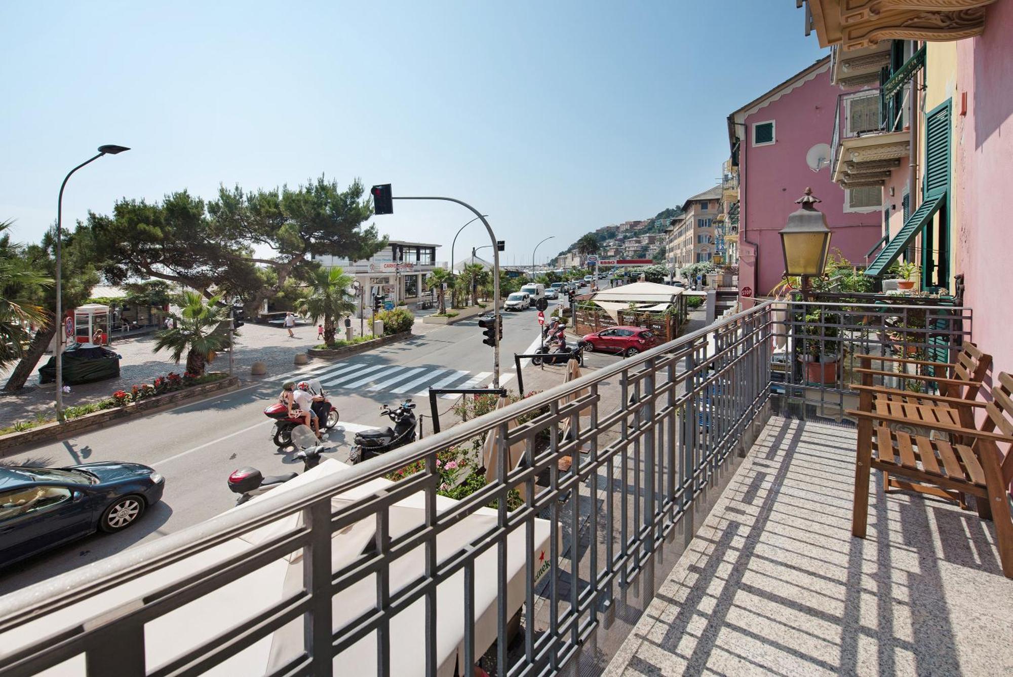 La Finestra Sul Mare Apartment Arenzano Luaran gambar