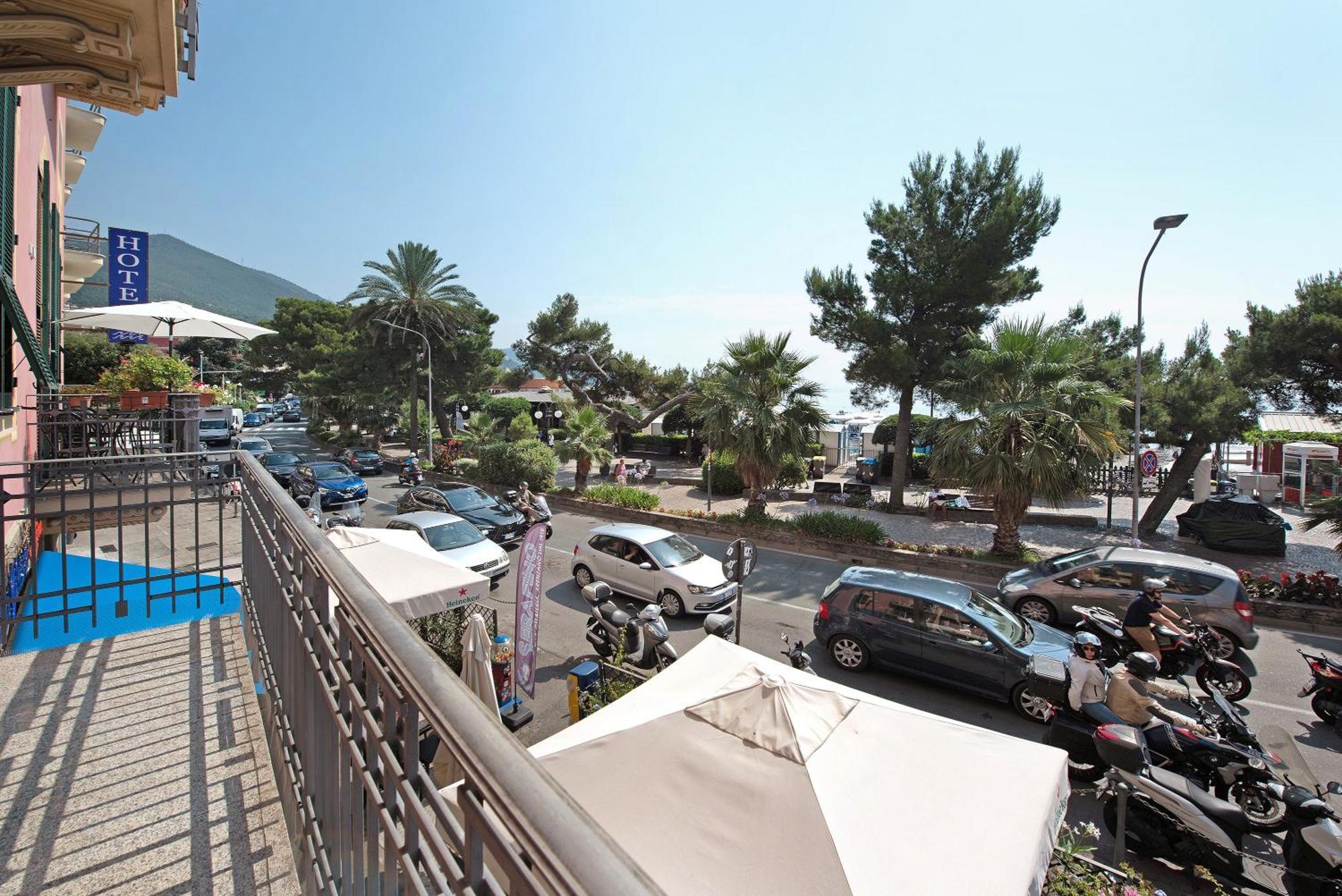 La Finestra Sul Mare Apartment Arenzano Luaran gambar
